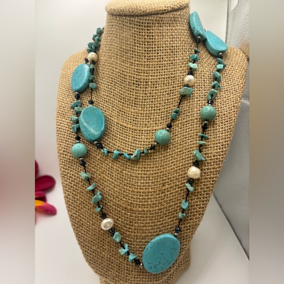 Howlite Turquoise Necklace - Picture 3 of 3